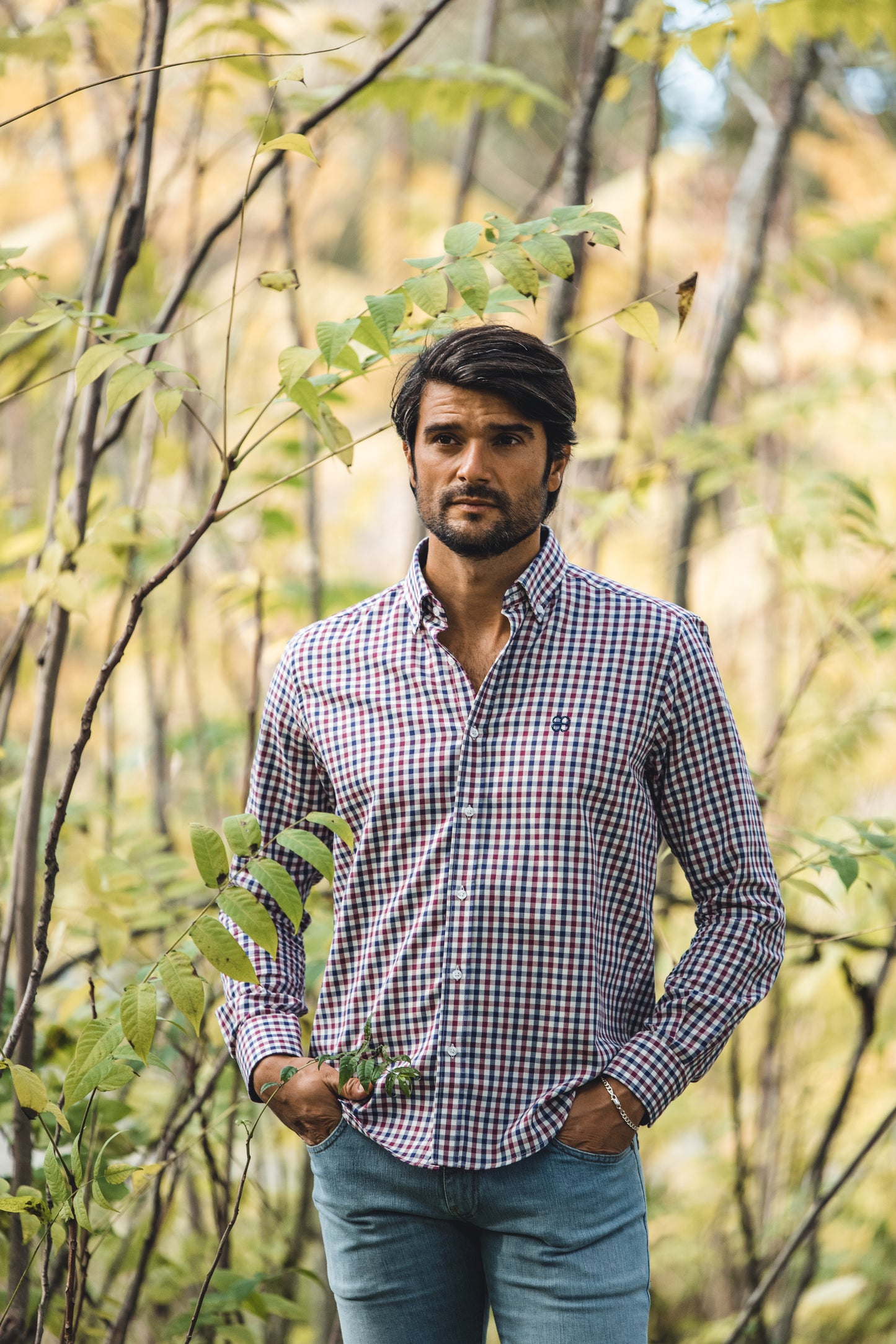 Camisa de cuadros rojos y azules